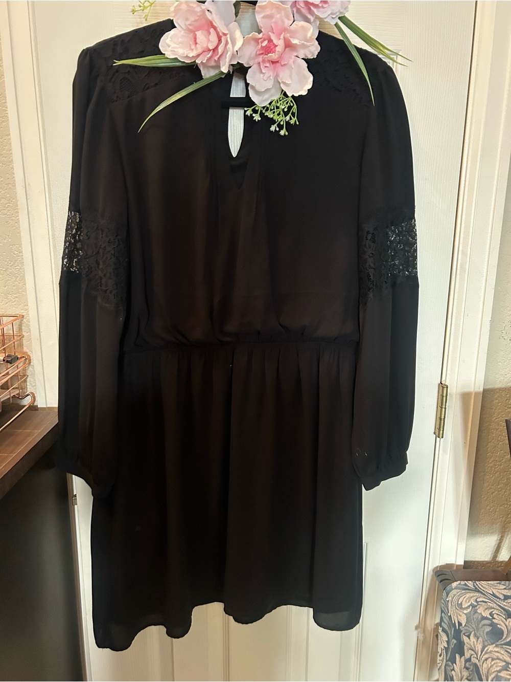 Express Black Long-Sleeve Lace Trim ladies midi Dress size Large.